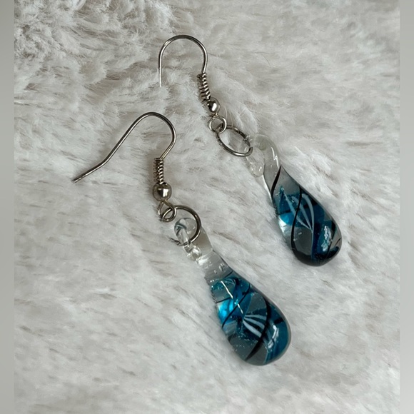 Vintage Glass Blue Swirl Teardrop Earrings 💧💧 - Picture 3 of 6